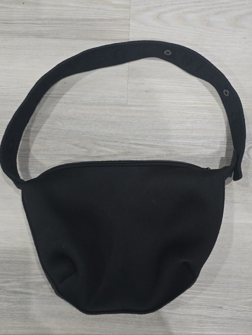 Offline By Aerie Black Women's Neoprene Shoulder Bag